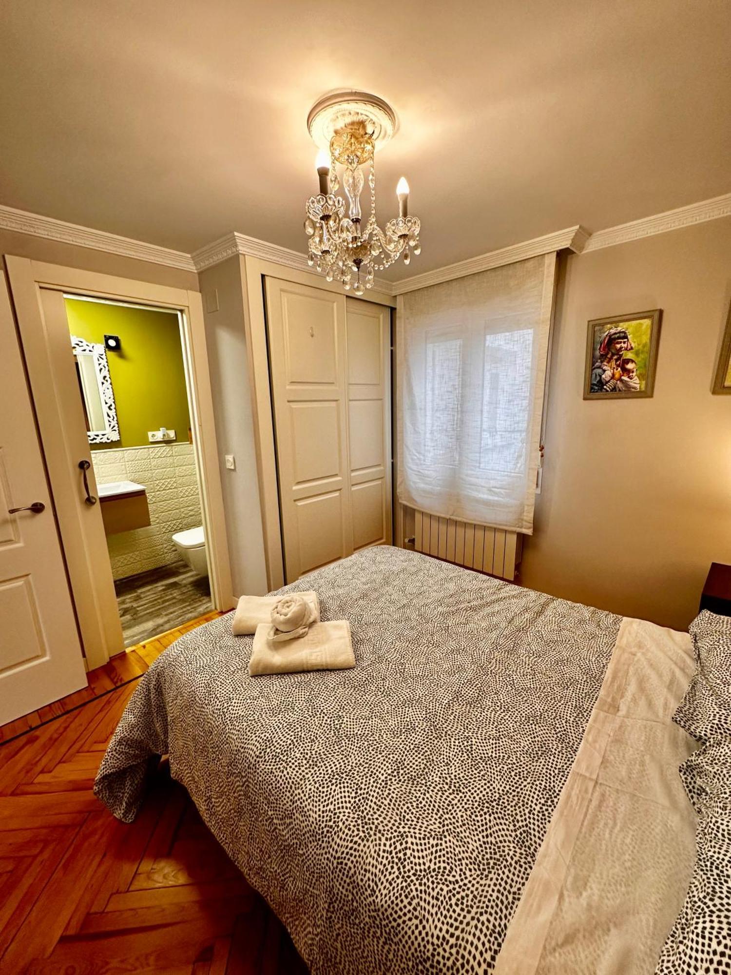 Atuaire Home Vista Catedral De Burgos Luaran gambar